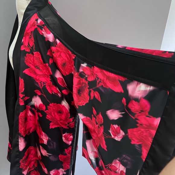 Victoria’s Secret Black and Pink Floral Kimono Robe Sz M/L - Picture 8 of 8